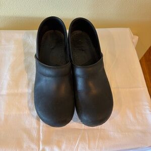 Dansko Professional Clog | Black Oiled | size 40 EU / Narrow